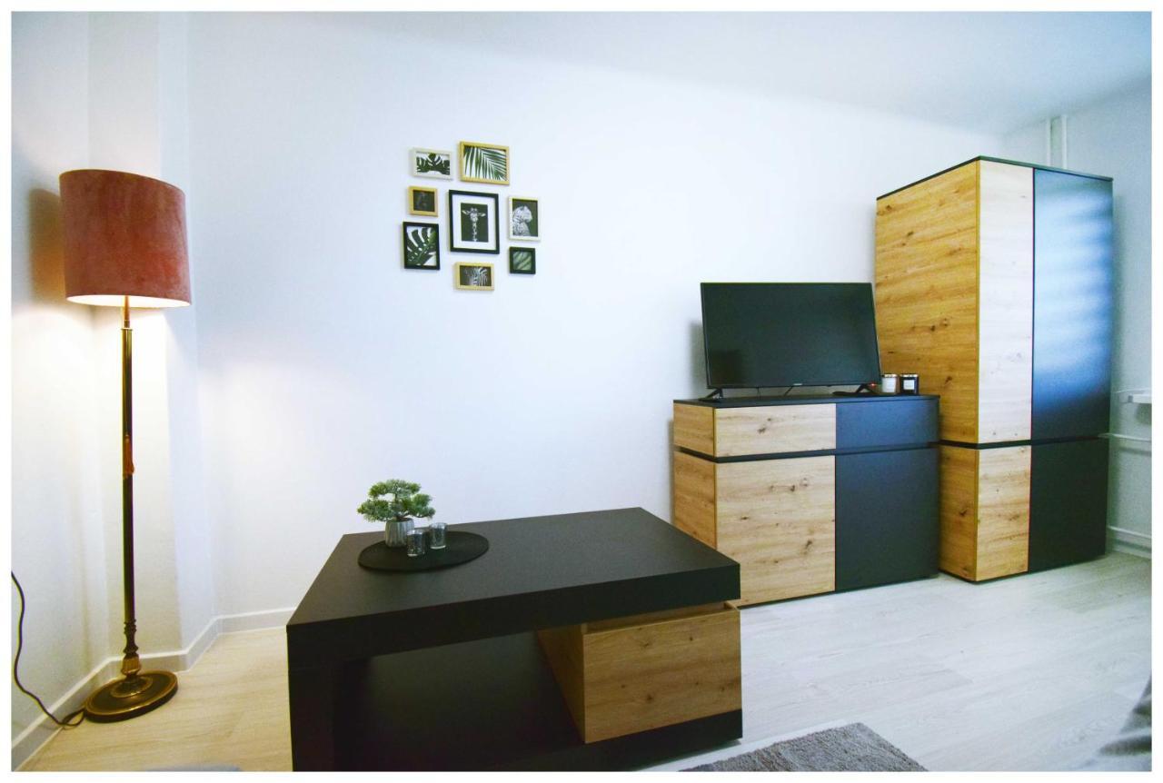 Color24 Centrum Nisko Apartment ภายนอก รูปภาพ