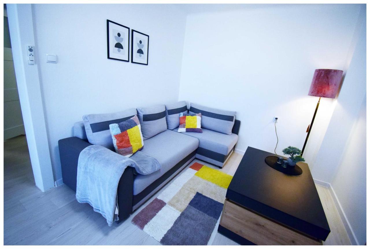 Color24 Centrum Nisko Apartment ภายนอก รูปภาพ