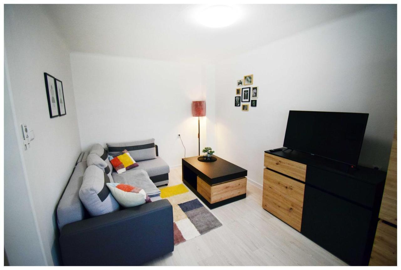 Color24 Centrum Nisko Apartment ภายนอก รูปภาพ